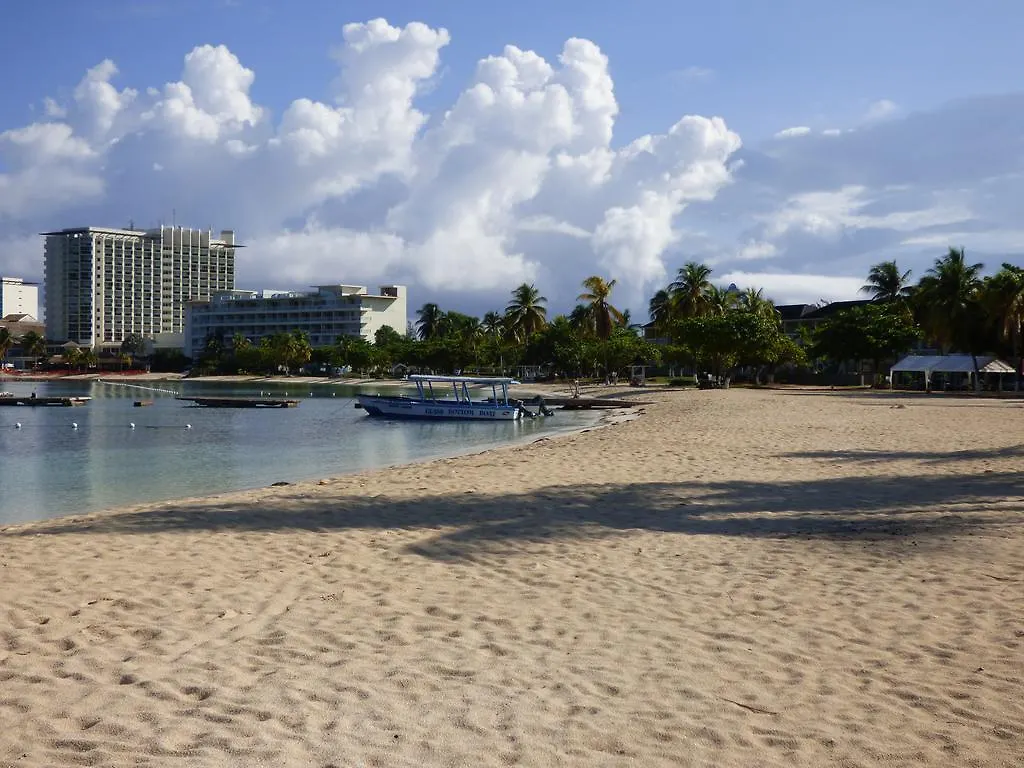 Beach Studio 6 Ocho Rios